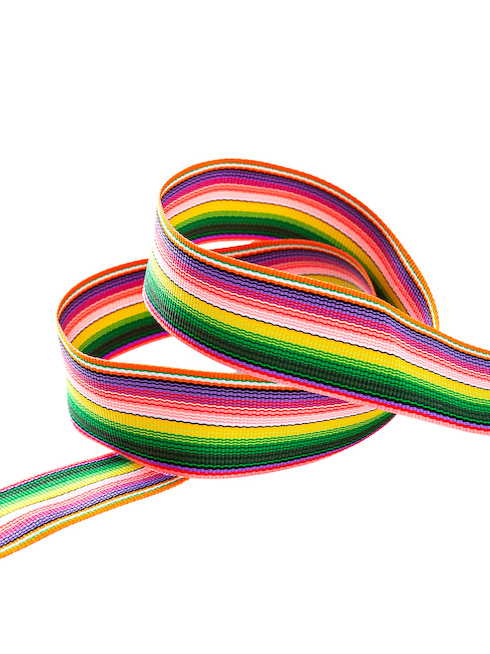FABRIC STORE | {e[v